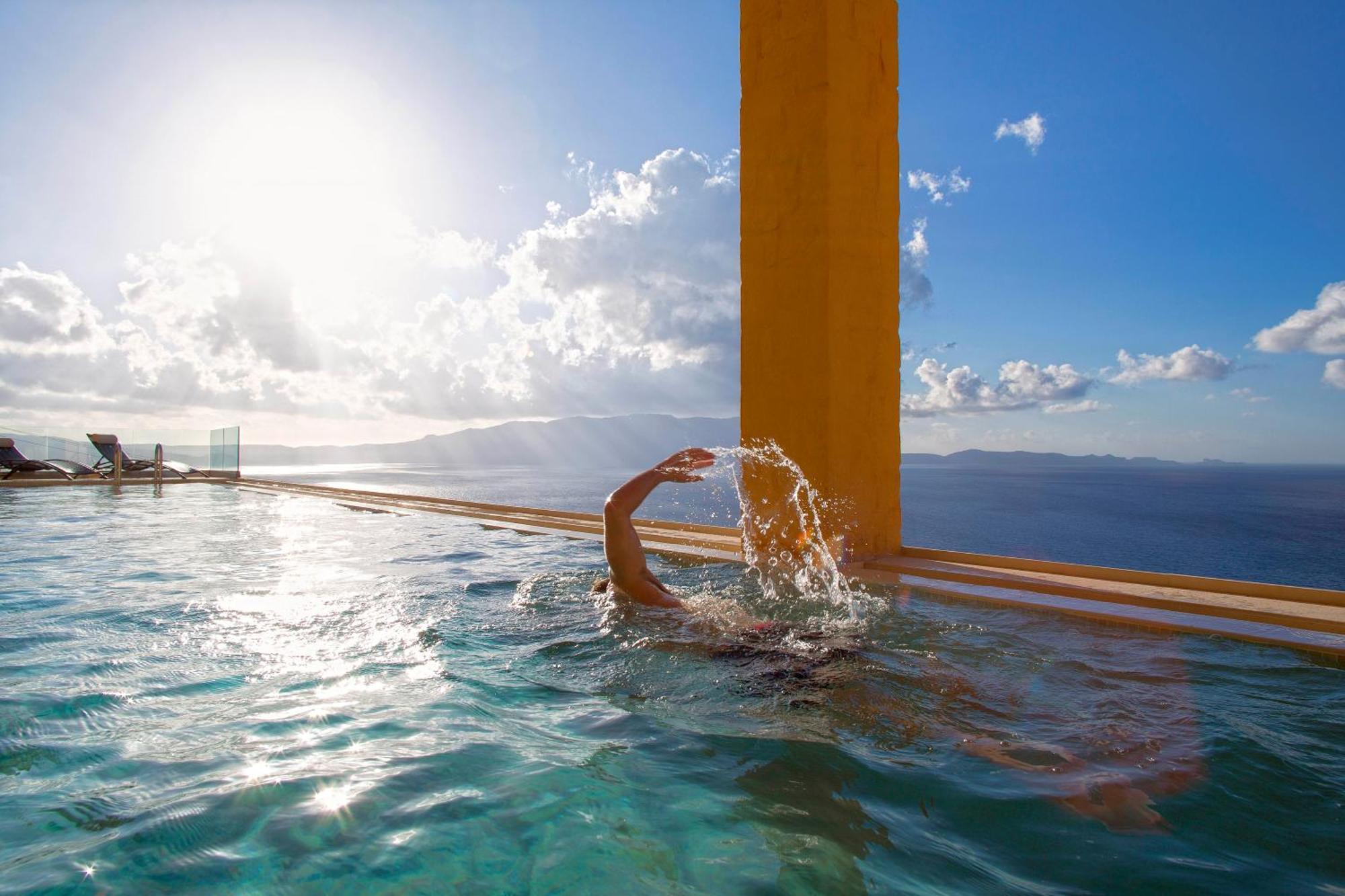 Beachfront Ravdoucha Epavlis Eleni Villa - Pool, Hot Tub, Gym, Sauna, Private Parking, Wifi La Canea Esterno foto