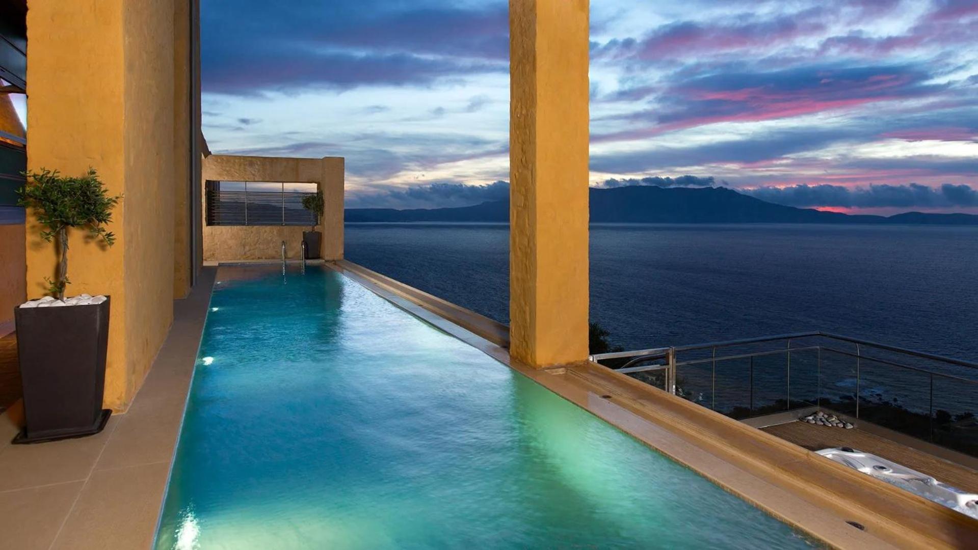 Beachfront Ravdoucha Epavlis Eleni Villa - Pool, Hot Tub, Gym, Sauna, Private Parking, Wifi La Canea Esterno foto